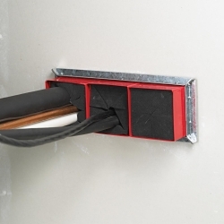 3M 7000059408 PT4SMB Square Mounting Brackets
