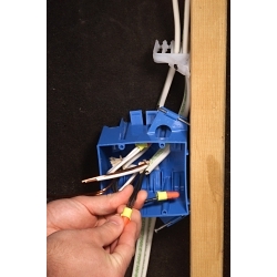 3M 7100127164 R/Y+POUCH Connector, 22 to 8 AWG Solid/Stranded Copper Wire, Plastic